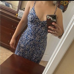 Michael kors dress size 4 fits small/med